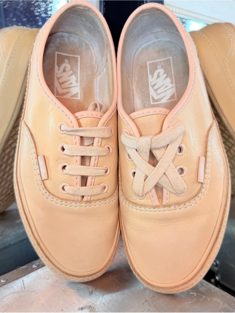 Vans Woman’s SZ 7/Mens SZ 5.5 Low-Top Leather Sneakers in Peach